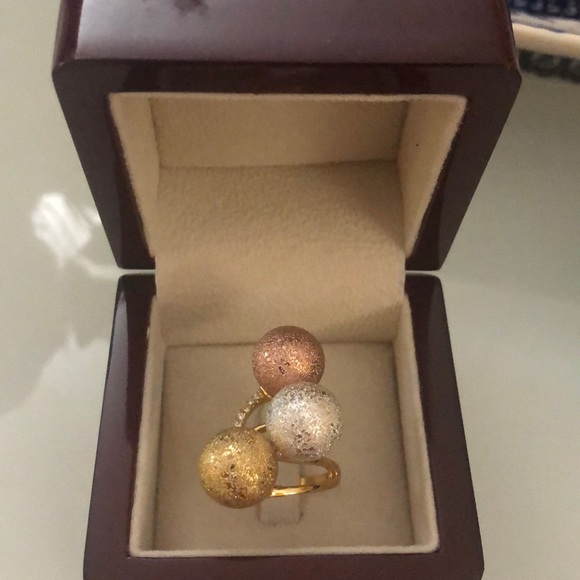 Ring - Picture 3 of 3